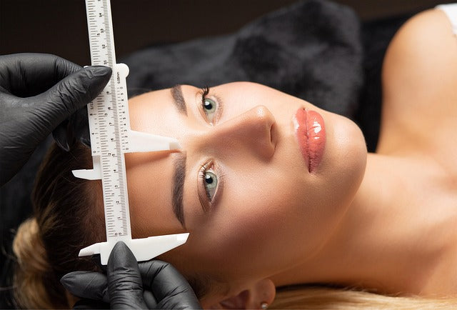 Eyebrow Bleaching Is Suddenly Everywhere, Here's What It Actually Does